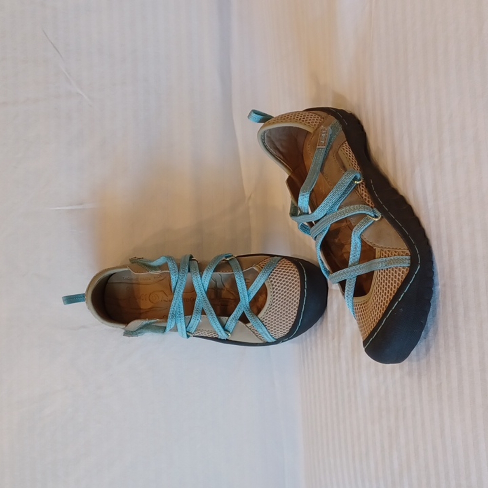 Walking shoes